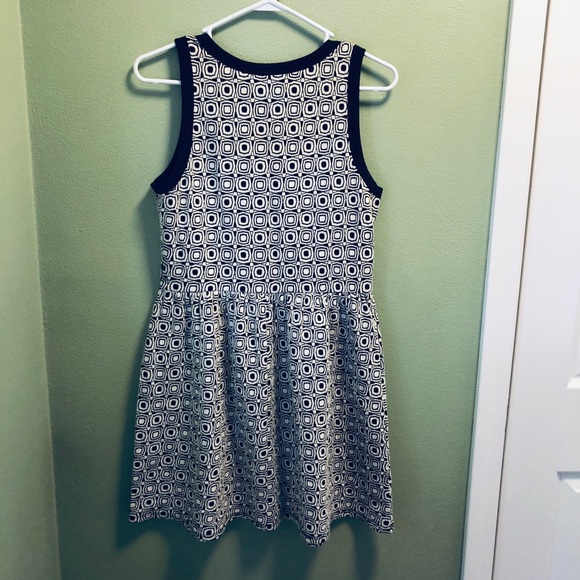 BLACK & WHITE DRESS - Picture 2 of 4